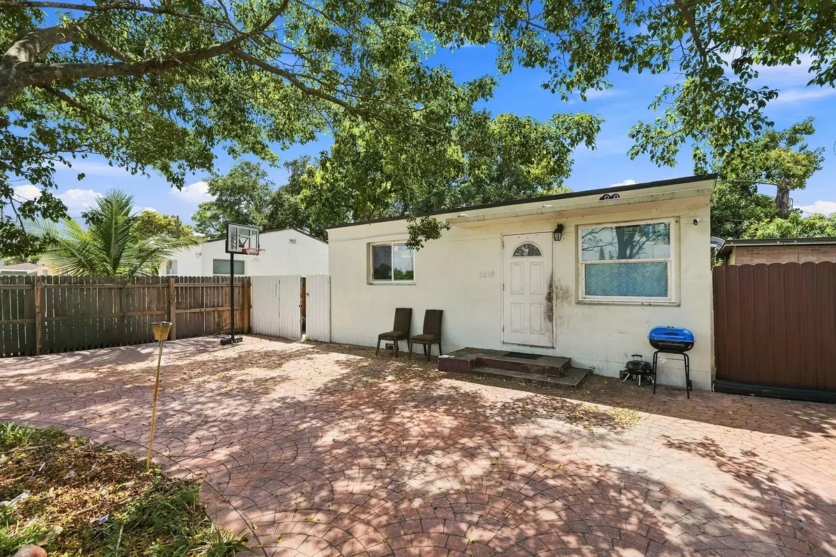 01_dsc05885 at 1010 Burlington Street, Opa-Locka