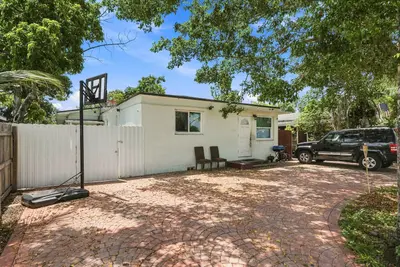 1010 Burlington Street, Opa-Locka – Duplex for sale