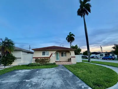 1092 W 32nd Street, Hialeah – Single Family Residence for sale