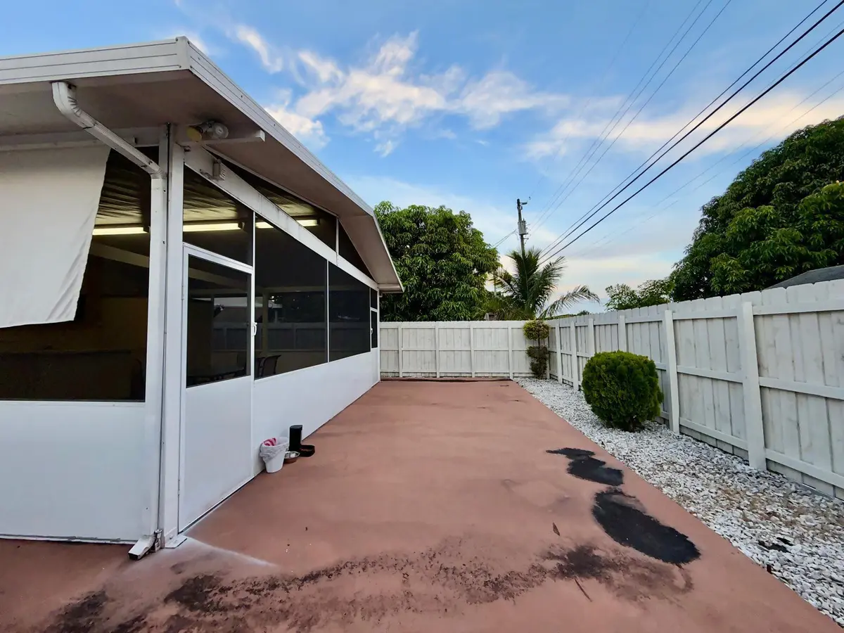 Patio at 1092 W 32nd Street, Hialeah