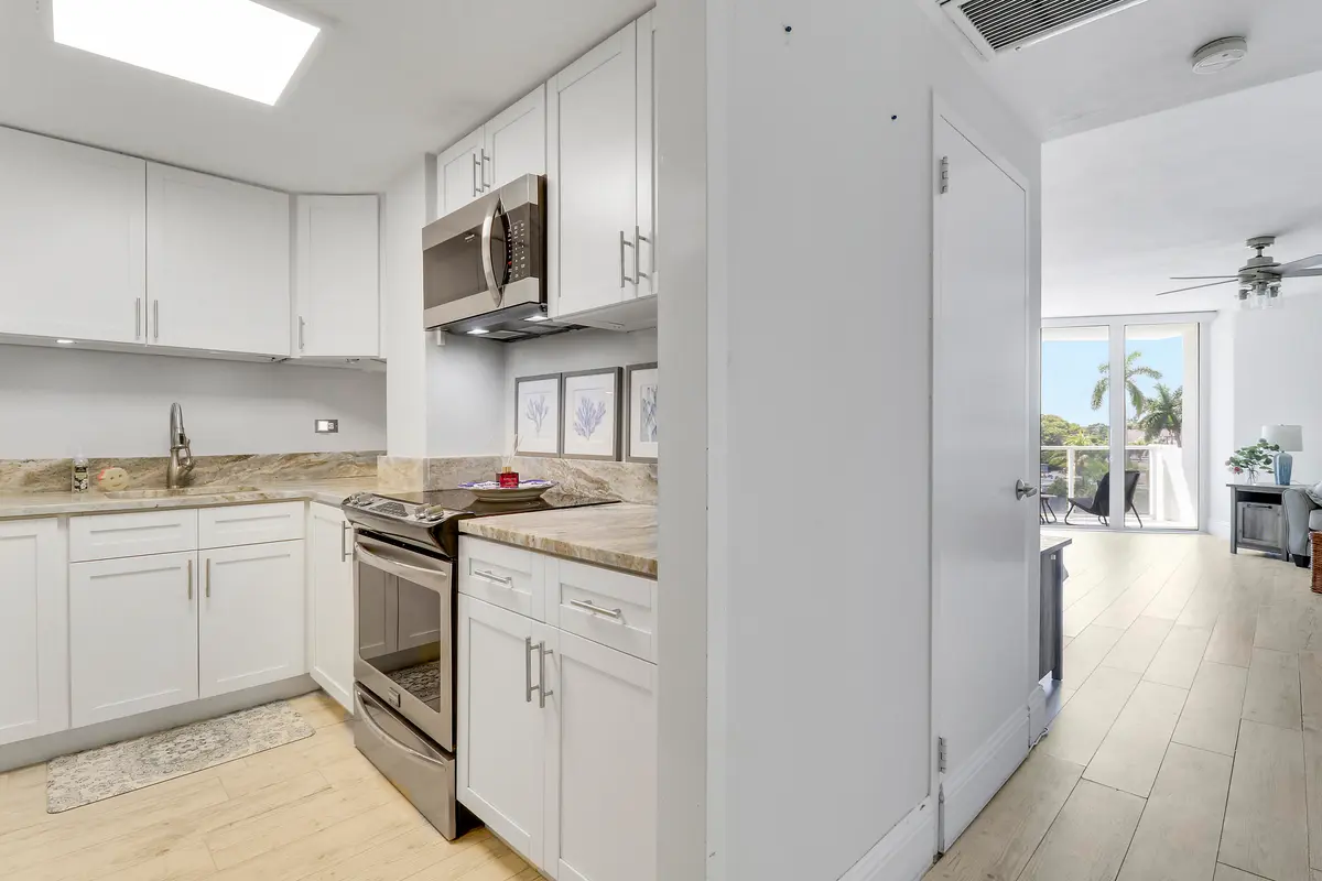 Entry to Kitchen at 2800 N FLAGLER Drive 413, West Palm Beach
