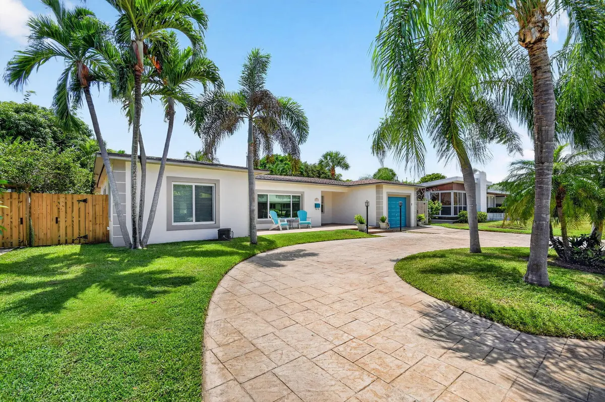 3-web-or-mls-DSC_4086 at 111 VASSAR Drive, Lake Worth Beach