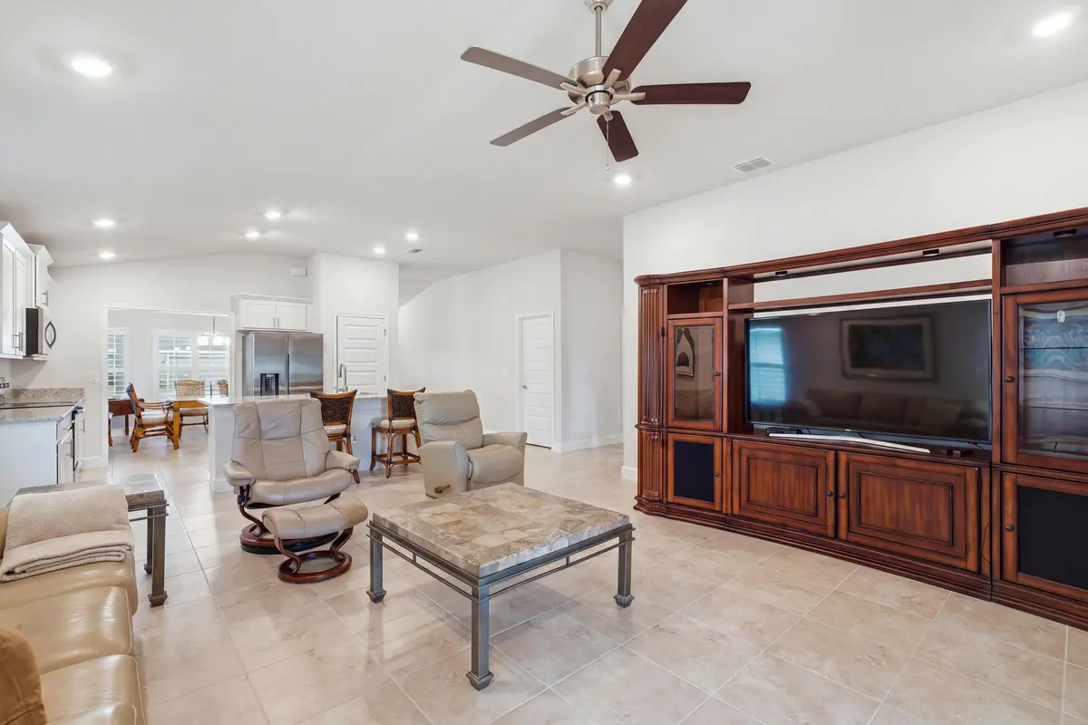 Living at 5476 LUGO Street, Fort Pierce