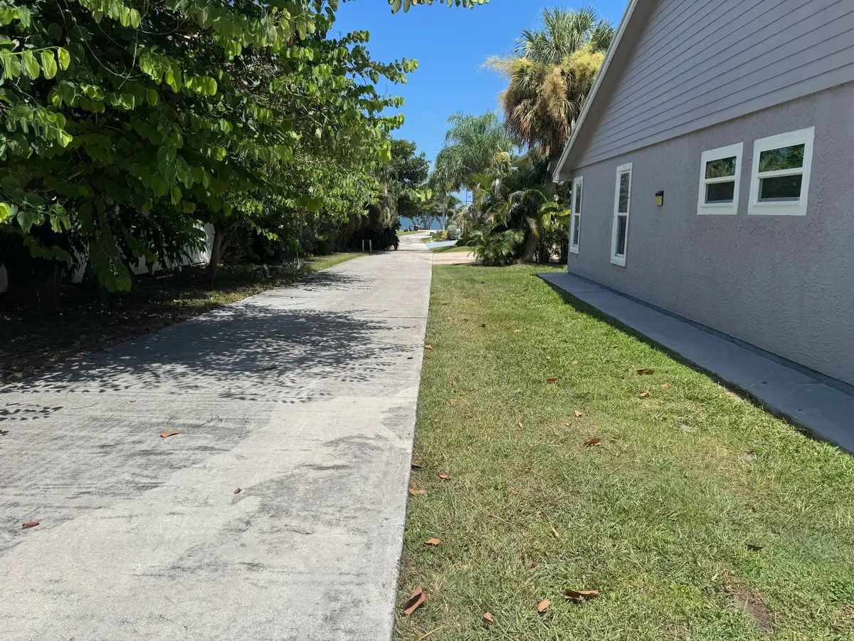DRIVE at 13605 S INDIAN RIVER Drive, Jensen Beach