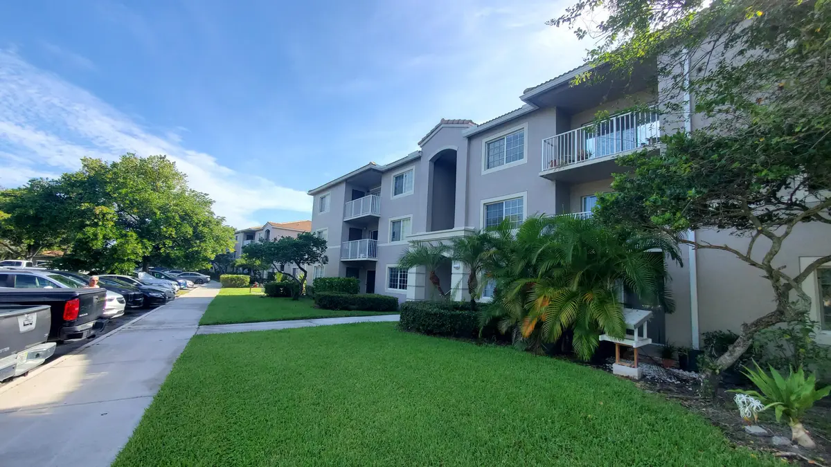 20260822_094901 at 5011 WILES Road 104, Coconut Creek