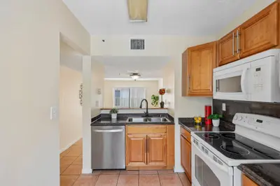 167 RIVIERA Circle, Weston – Townhouse for sale