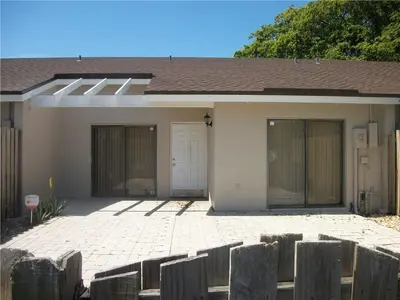 4953 E LAKES Drive, Deerfield Beach – Villa for rent