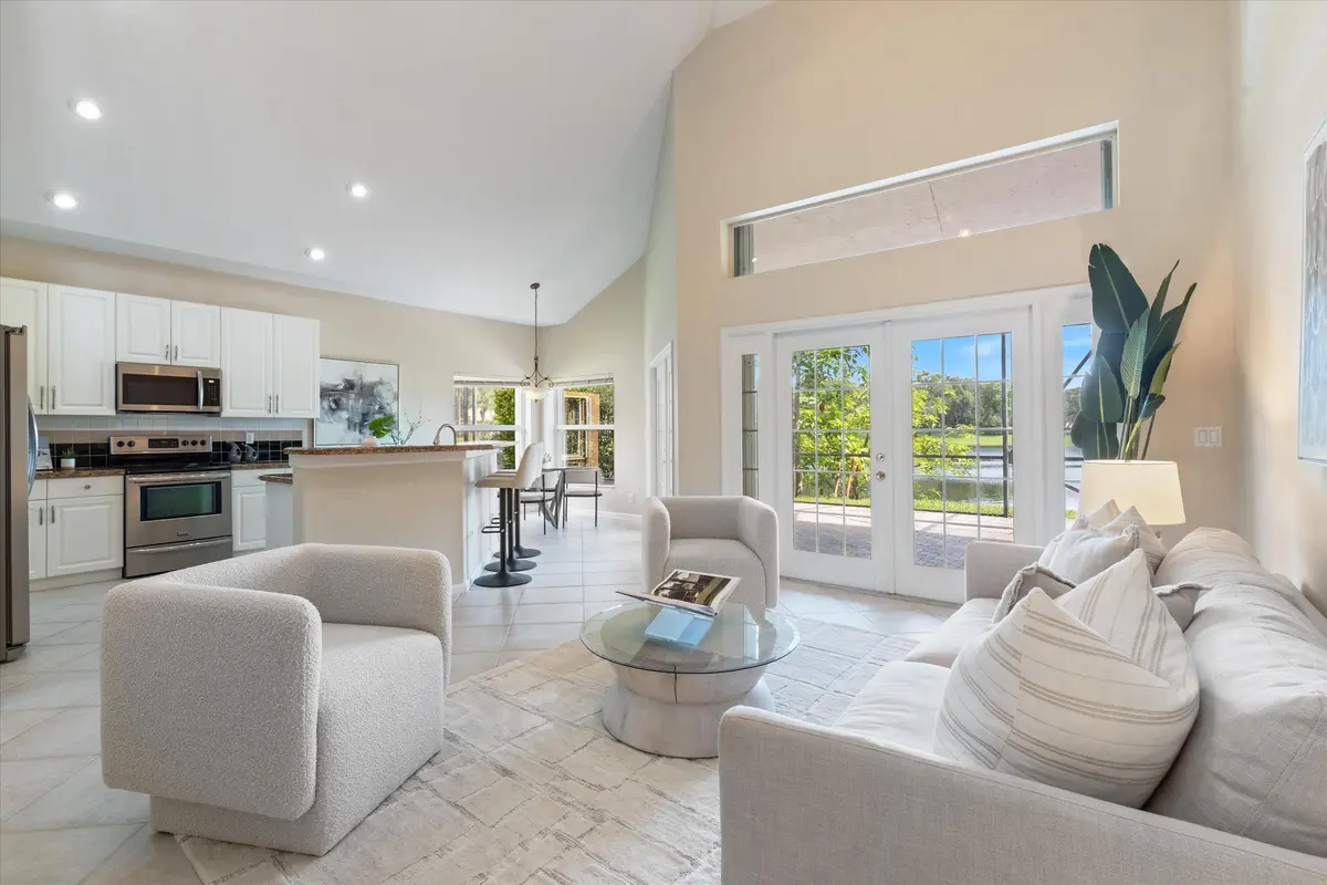 06-family-room-kitchen-11259-nw-65th-man at 11259 NW 65th Manor, Parkland