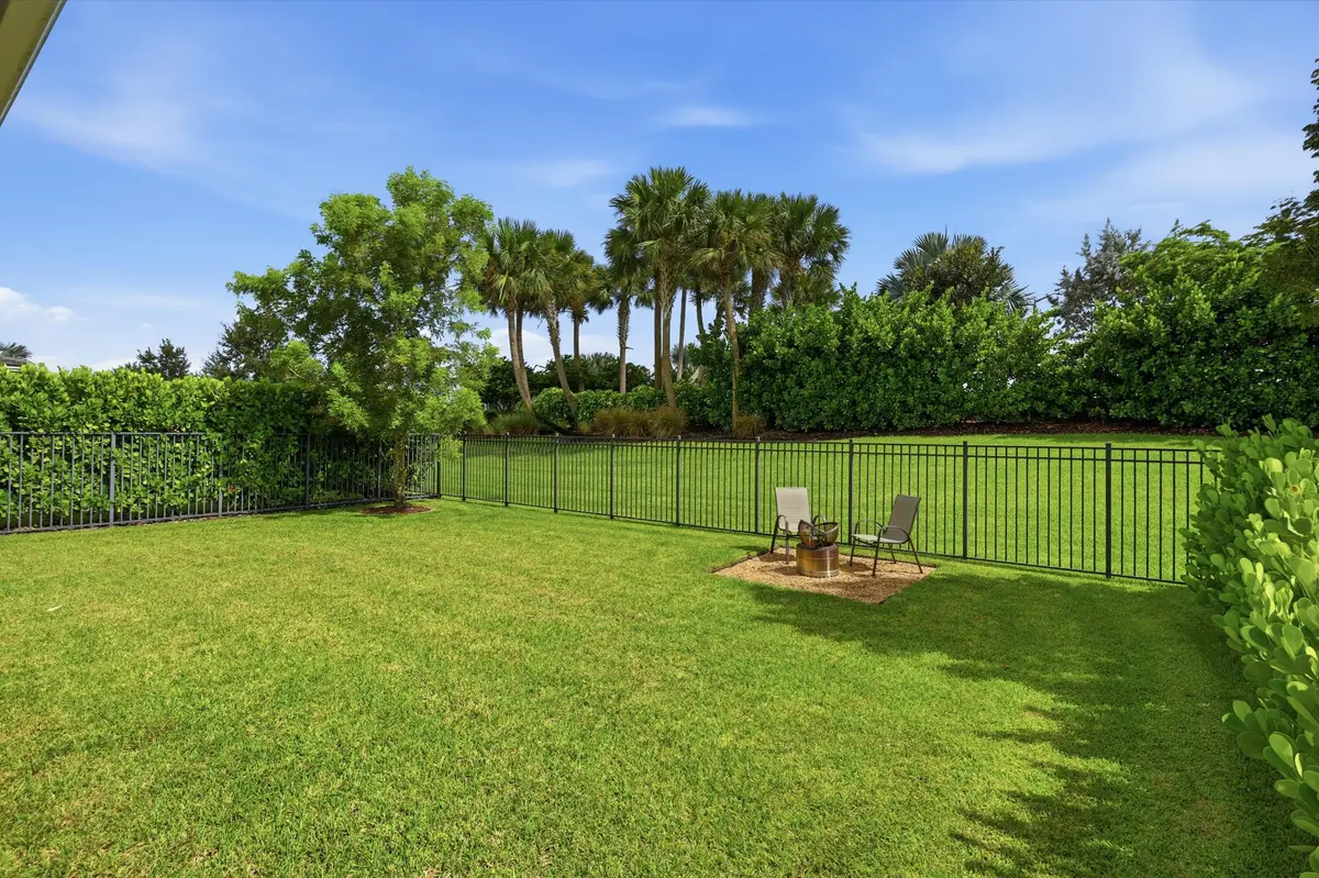 Yard at 16210 Sandy Shore Drive, Westlake