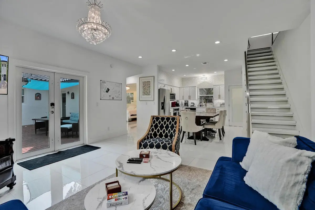 DSC08089 at 833 SW 17th Street, Fort Lauderdale