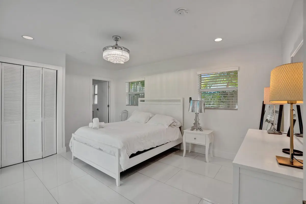 DSC08098 at 833 SW 17th Street, Fort Lauderdale