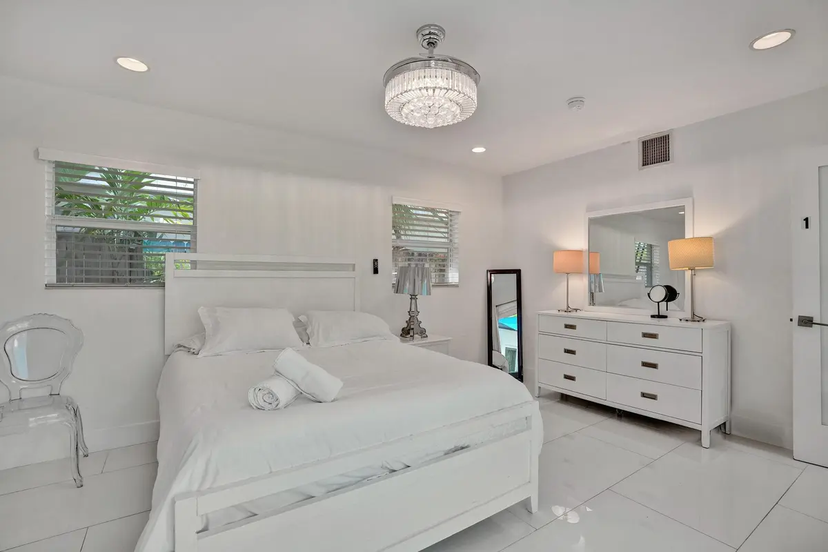 DSC08101 at 833 SW 17th Street, Fort Lauderdale