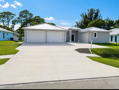 5913 Seagrape Drive, Fort Pierce – Single Family Residence for sale