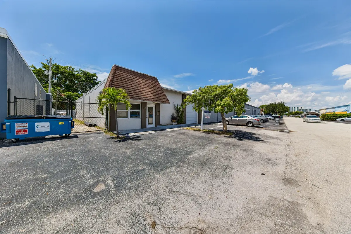 schrling-10 at 30 SW 5TH Court, Pompano Beach