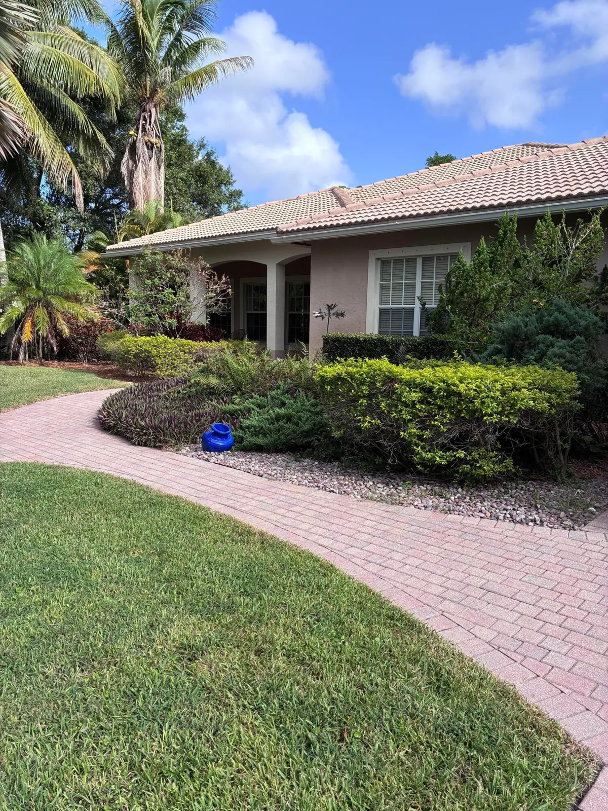 IMG_4034 at 6937 MONMOUTH Road, West Palm Beach