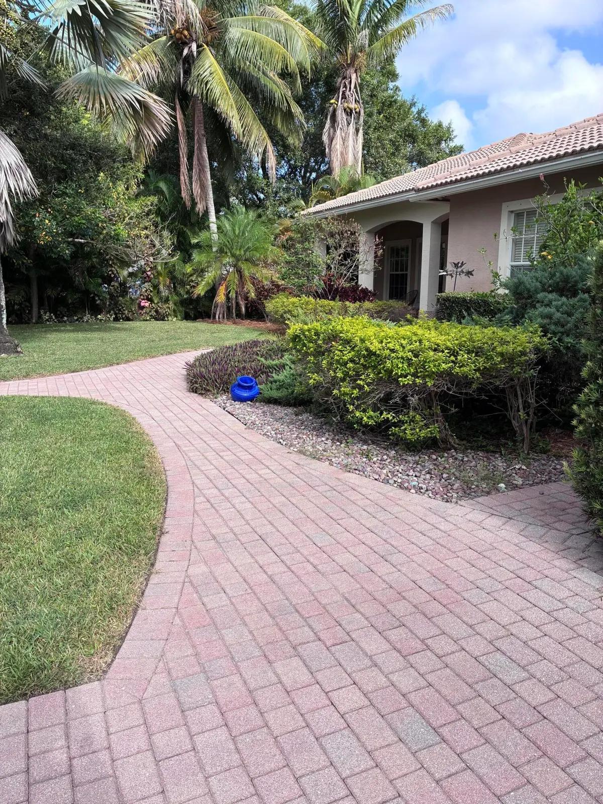 IMG_4035 at 6937 MONMOUTH Road, West Palm Beach