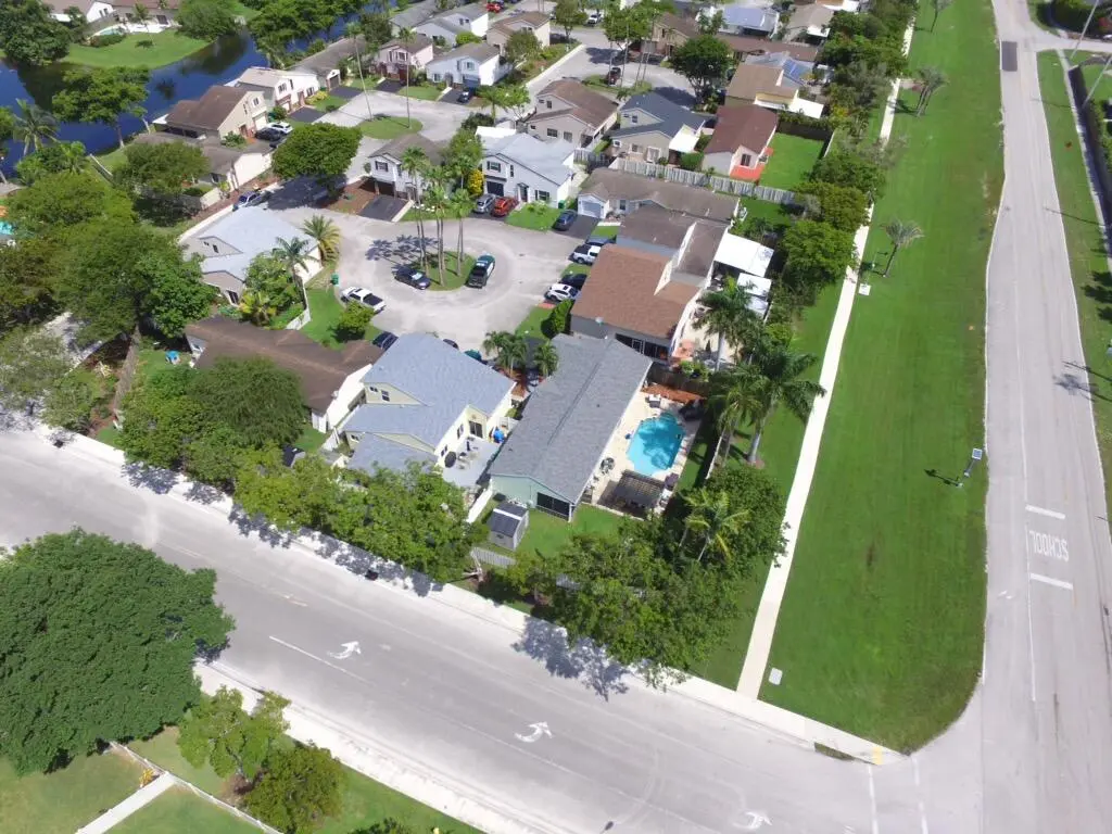 Aerial View at 924 CUMBERLAND Terrace, Davie