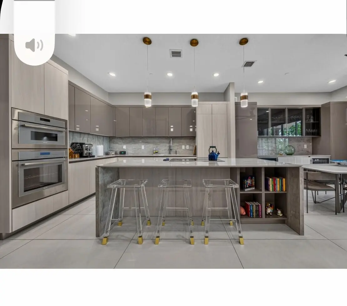 new photo owner wanted added at 3224 NE 4th Street, Pompano Beach