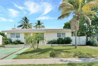 71 NE 56th Court, Oakland Park – Single Family Residence for rent