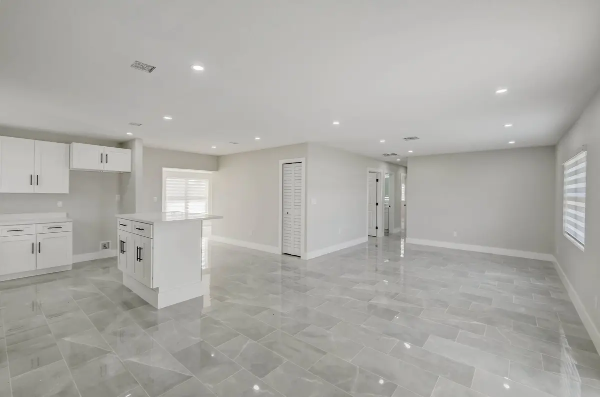 8-web-or-mls-SW 13th Pl-008 at 520 SW 13TH Place, Deerfield Beach