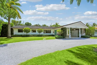 704 PELICAN Way, North Palm Beach – sold