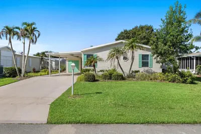 2911 Nine Iron Drive, Port St. Lucie – Manufactured Home for sale