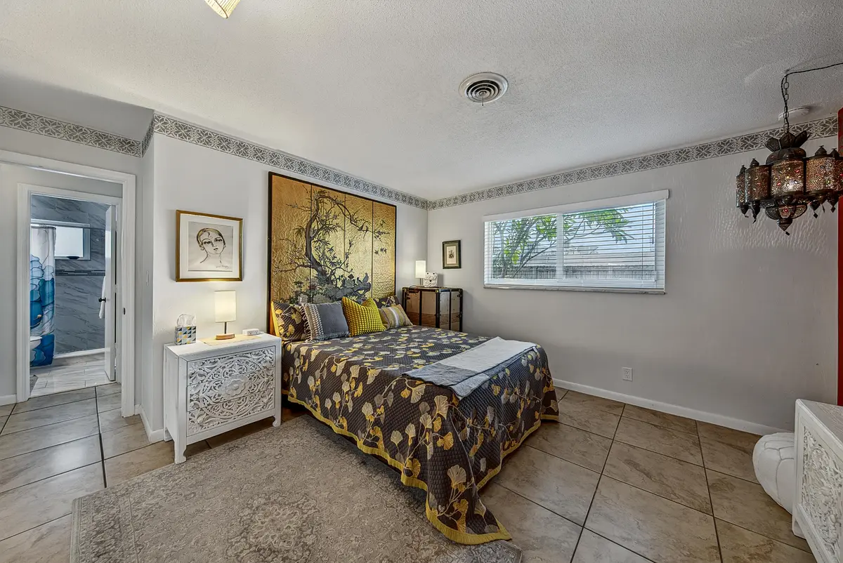 primary at 441 SE 1st Avenue 1, Pompano Beach