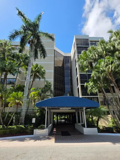 16300 Golf Club Road 314, Weston – Condominium for sale