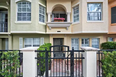 11818 Valencia Gardens Avenue, Palm Beach Gardens – Townhouse for sale