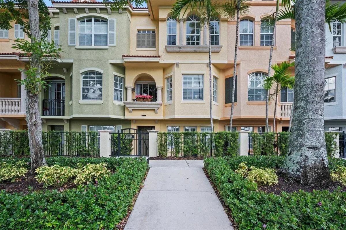 Front at 11818 Valencia Gardens Avenue, Palm Beach Gardens