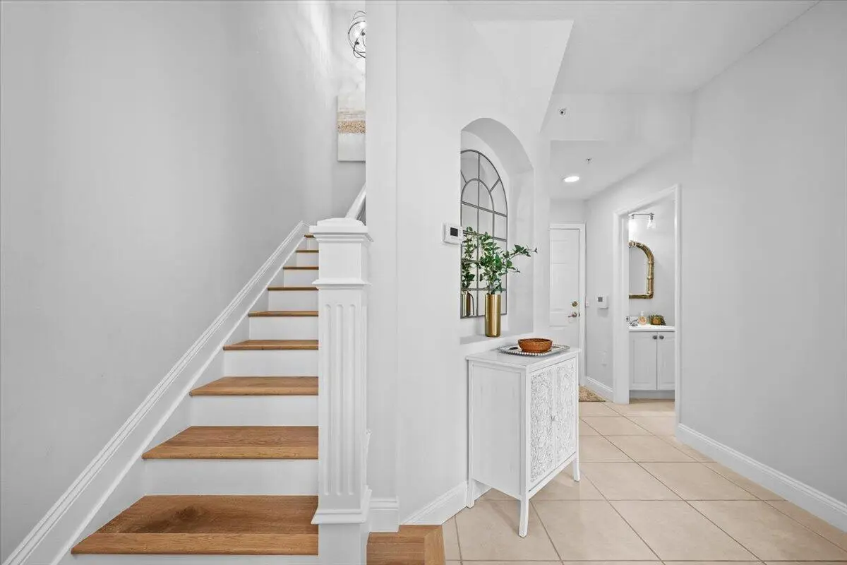Entry at 11818 Valencia Gardens Avenue, Palm Beach Gardens