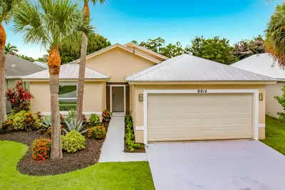 8914 SW Bonneville Drive, Stuart – Single Family Residence for sale