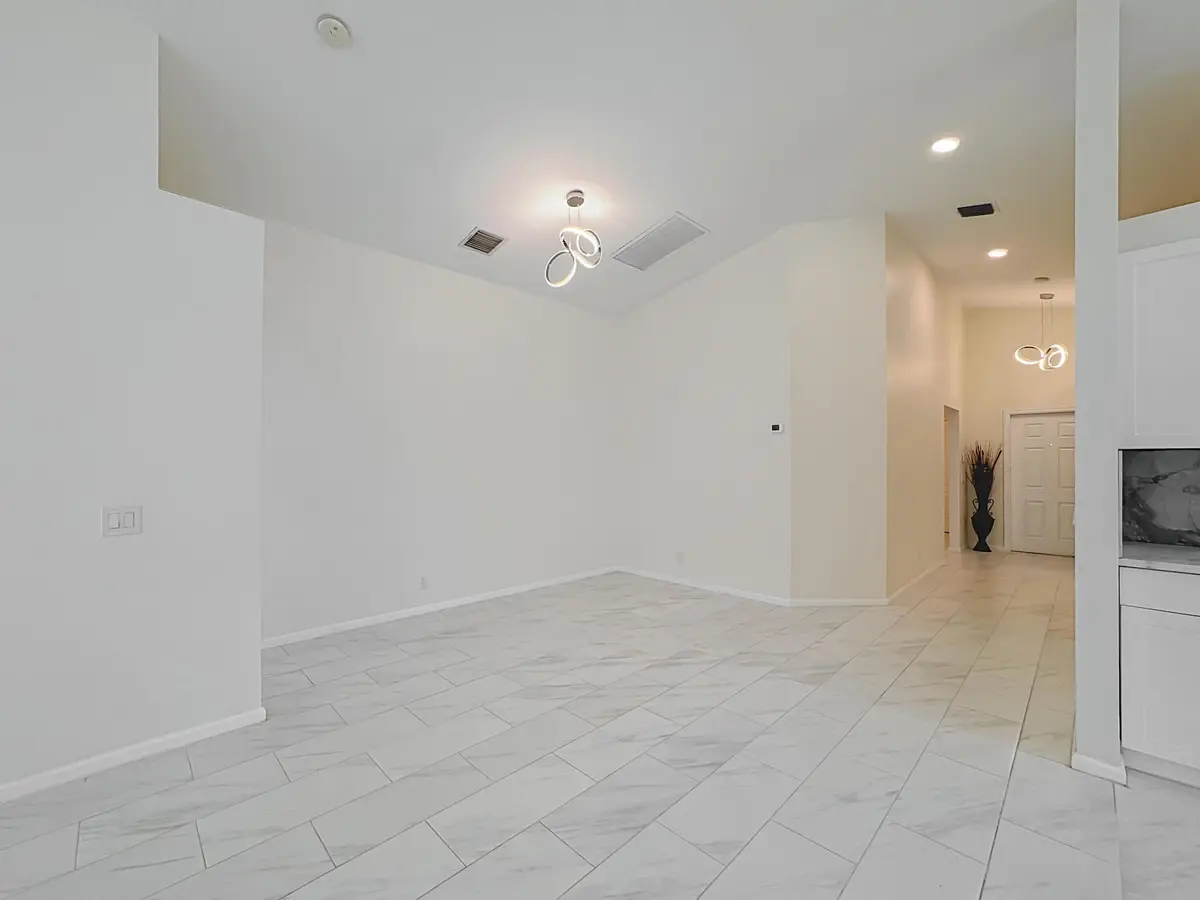 07_beyc6a89a8ef03e42 at 8914 SW Bonneville Drive, Stuart