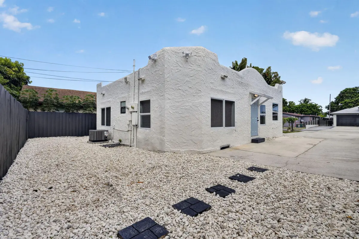 7-web-or-mls-_14A0785 at 516 Independence Road 1, West Palm Beach