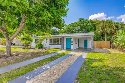 512 BAYBERRY Drive, Lake Park – Duplex for sale