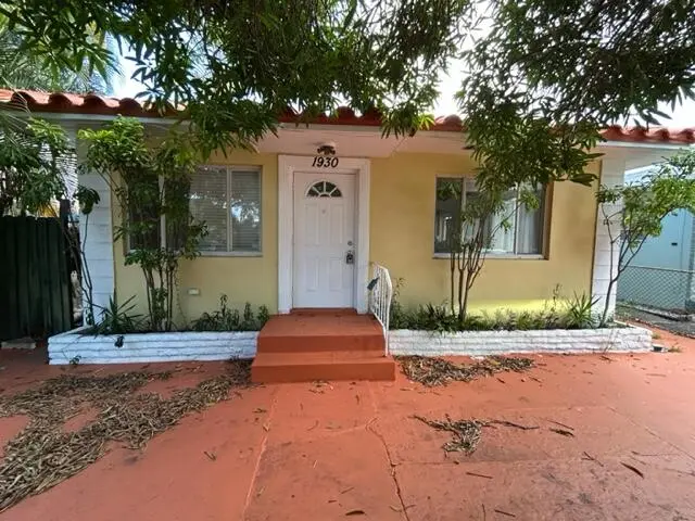 IMG_9815 at 1930 PIERCE Street 1-4, Hollywood