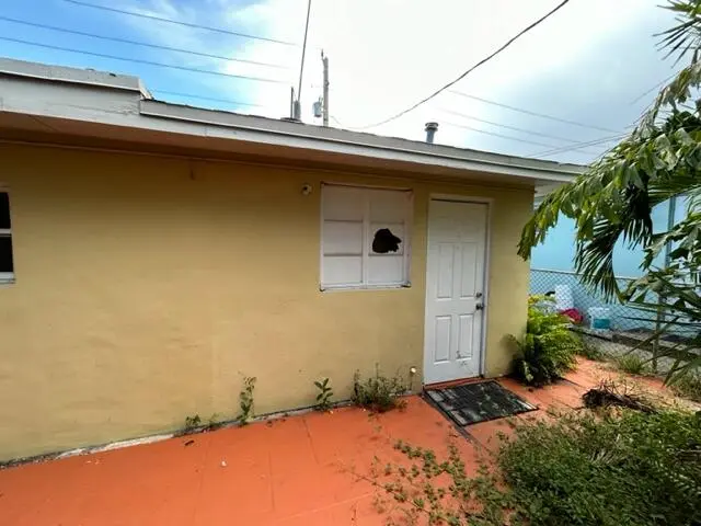 2nd build unit 3 at 1930 PIERCE Street 1-4, Hollywood