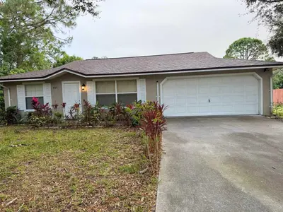 865 17TH Lane, Vero Beach – Single Family Residence for rent
