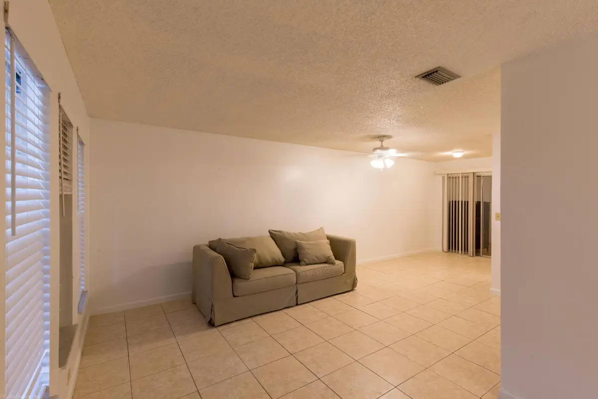 Great Room at 1348 Riverside Circle, Wellington