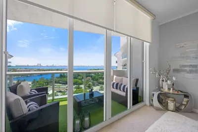 7900 HARBOR ISLAND Drive 1517, North Bay Village – Condominium for sale