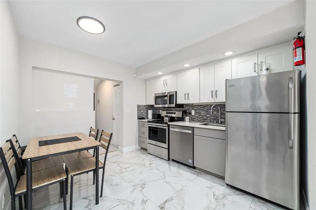 CHRIS 24 at 1479 SE 4th Avenue, Deerfield Beach