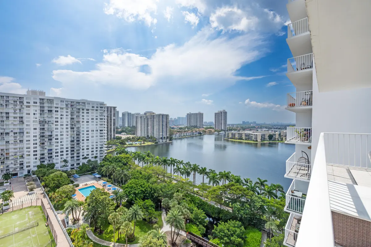 IMG_7324 at 2801 NE 183rd Street 1606w, Aventura