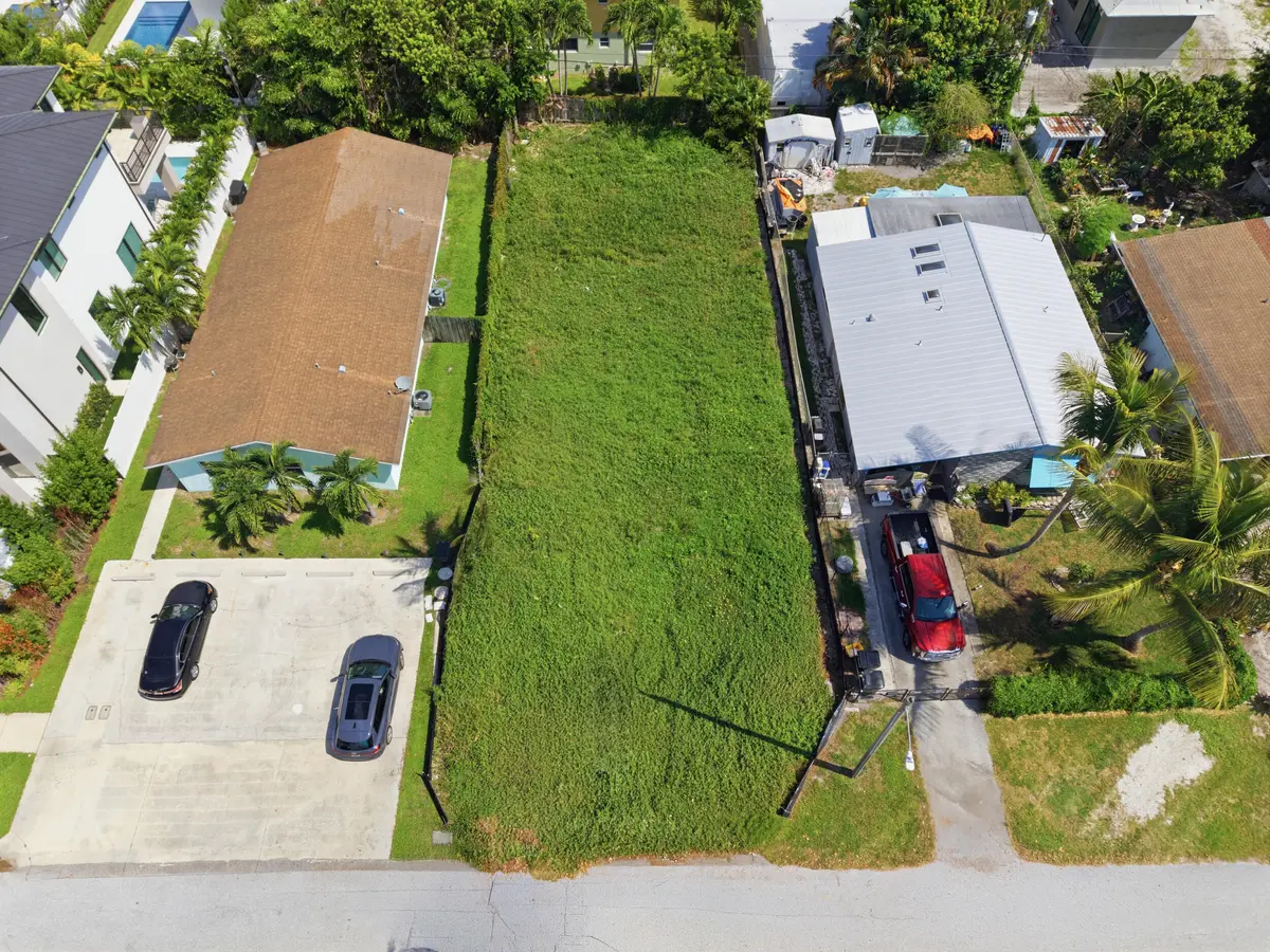 39_dji_20260820112250_0082_d at 245 NE 11th Street, Delray Beach
