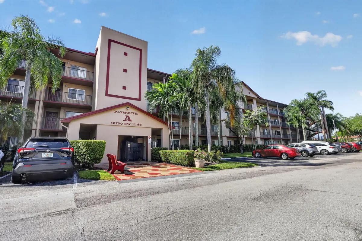 2-web-or-mls-8H3A7739 (2) at 13700 SW 11th Street 203A, Pembroke Pines