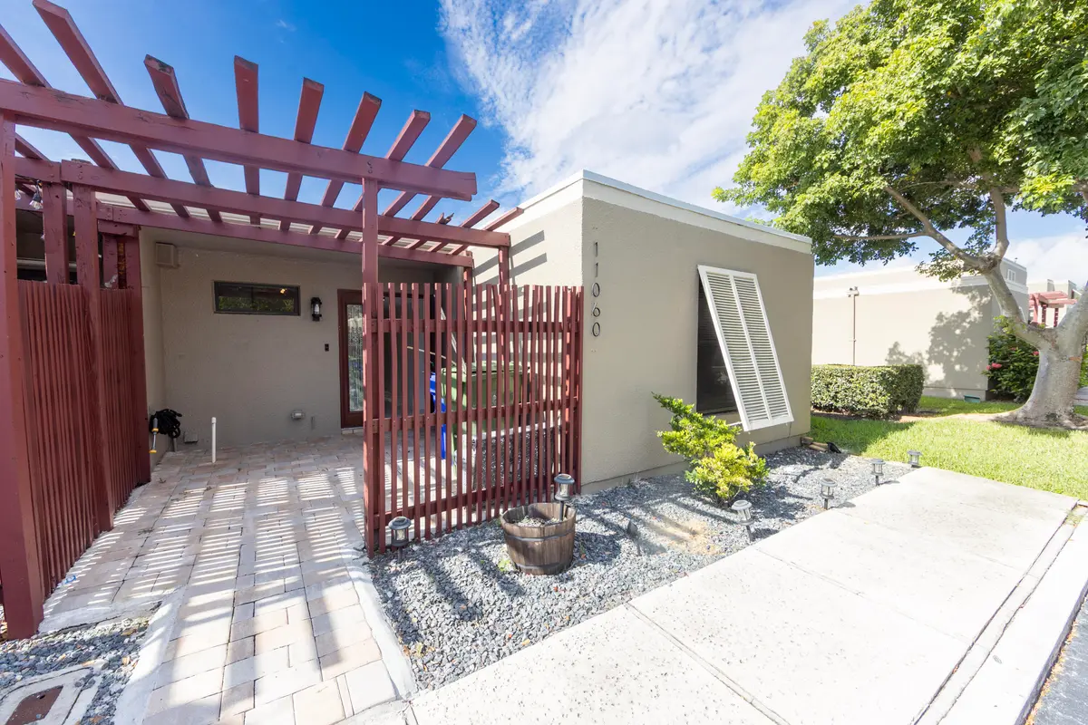 1-0A8A5583 at 11060 S LAKEVIEW Drive 11060, Pembroke Pines