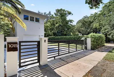 1015 Madrid Street, Coral Gables – Single Family Residence for rent