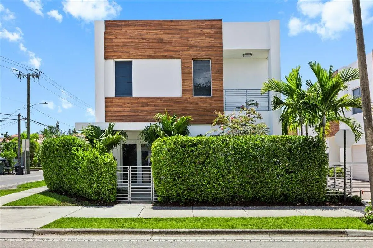 02-424A2477 at 1255 NE 18TH Avenue, Fort Lauderdale