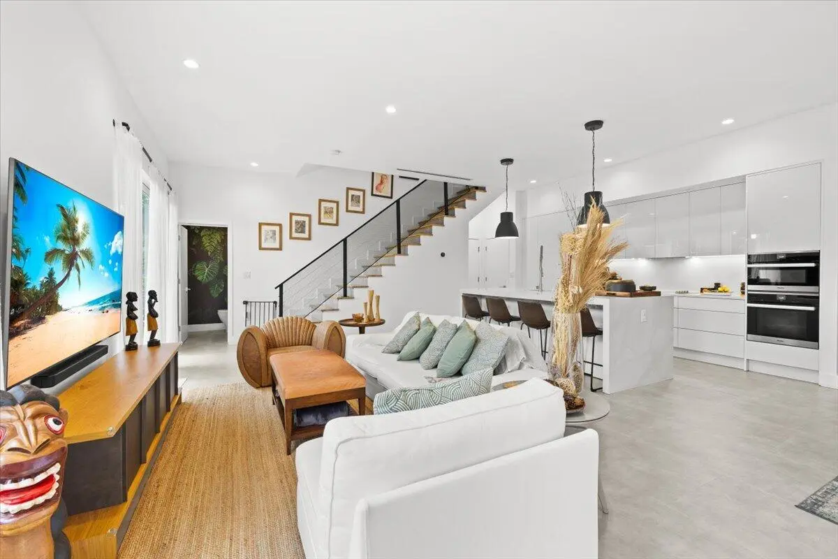 06-424A2133 at 1255 NE 18TH Avenue, Fort Lauderdale