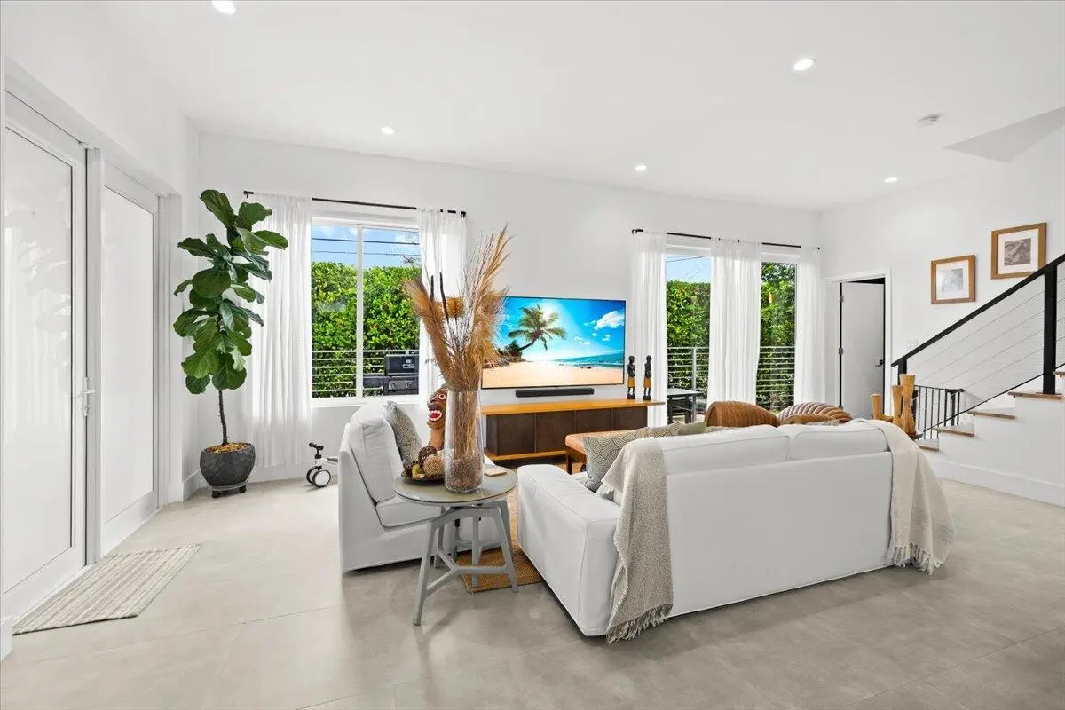 07-424A2138 at 1255 NE 18TH Avenue, Fort Lauderdale