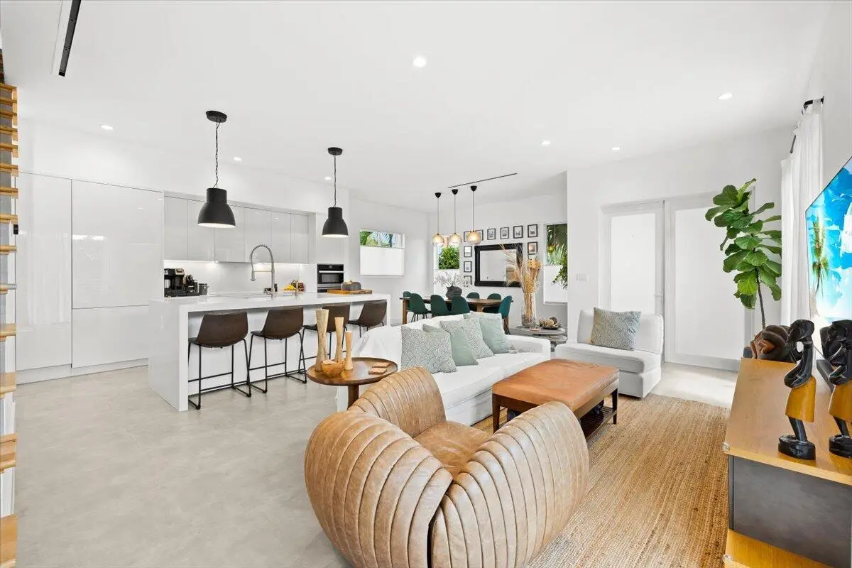 08-424A2148 at 1255 NE 18TH Avenue, Fort Lauderdale